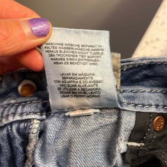 MISS Me woman’s Signature Straight woman’s blinged out jeans - Picture 16 of 16